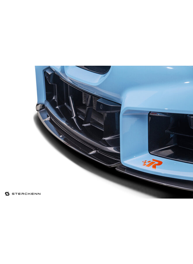 Este es un divisor de labio delantero sterckenn de carbono BMW G87 M2