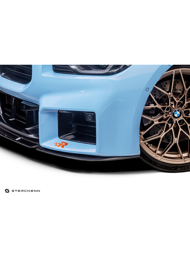 Este es un divisor de labio delantero sterckenn de carbono BMW G87 M2