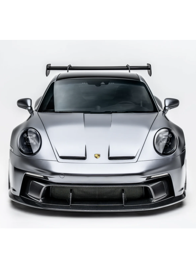 Es handelt sich um eine Carbon-Splitterlippe für die Frontstoßstange des Porsche 992 GT3 Adro