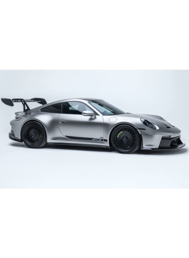 Si tratta di una presa d'aria del paraurti anteriore in carbonio della Porsche 992 GT3 Adro