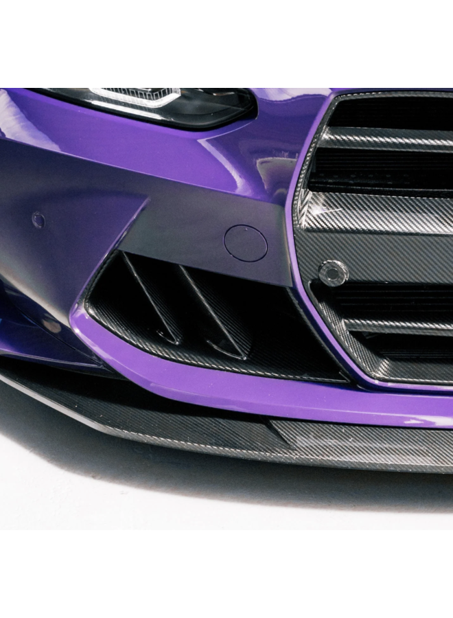 Este é um conjunto de entrada de ar de para-choque dianteiro de carbono com fenda dupla BMW G80 G81 M3 / G82 G83 M4