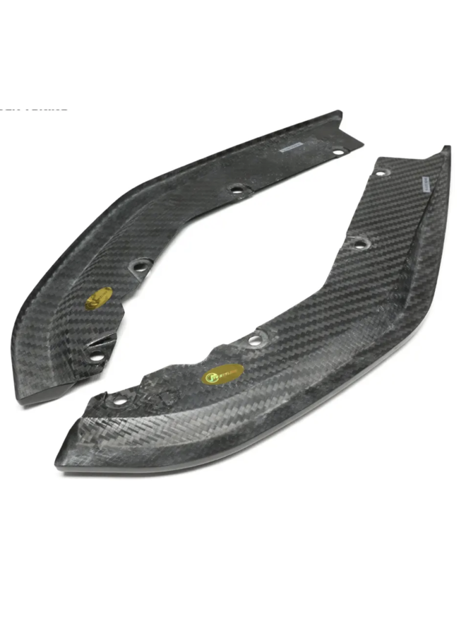 Este é um conjunto de divisor de para-choque traseiro BMW G80 G81 M3 Carbon
