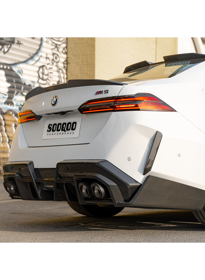 Cela concerne le kit de diffuseurs en carbone BMW G90 G99 M5 SQ V1 et V2