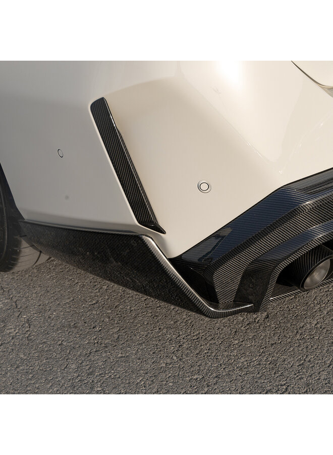 Este é um conjunto de capa refletora de carbono para pára-choque traseiro BMW G90 G99 M5 SQ
