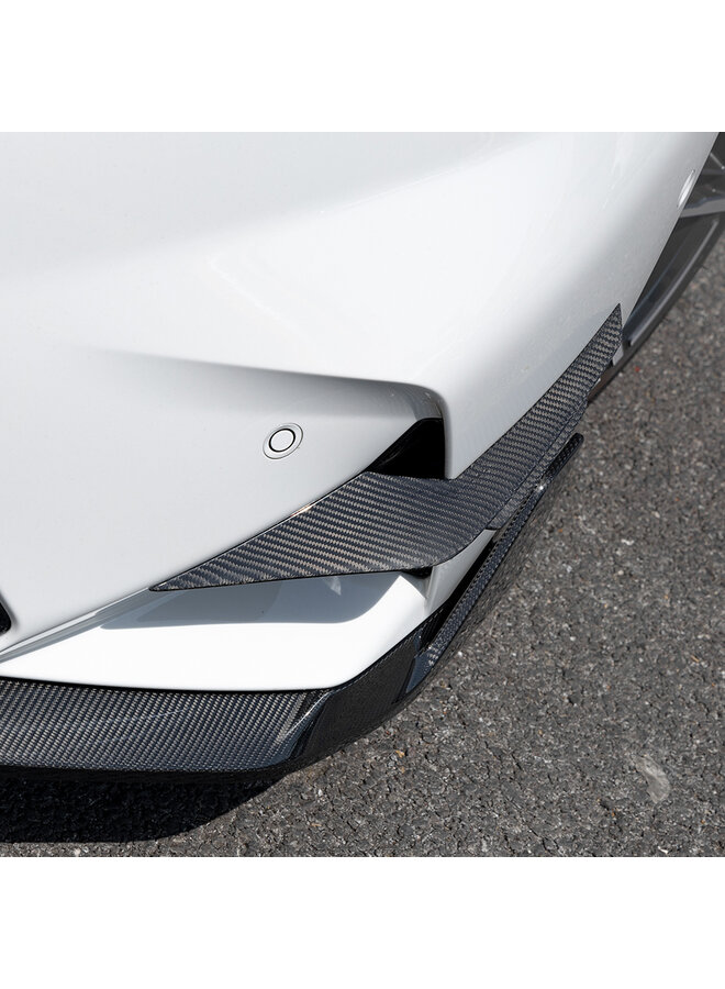 Este é um conjunto de pára-choques dianteiros de carbono BMW G90 G99 M5 SQ