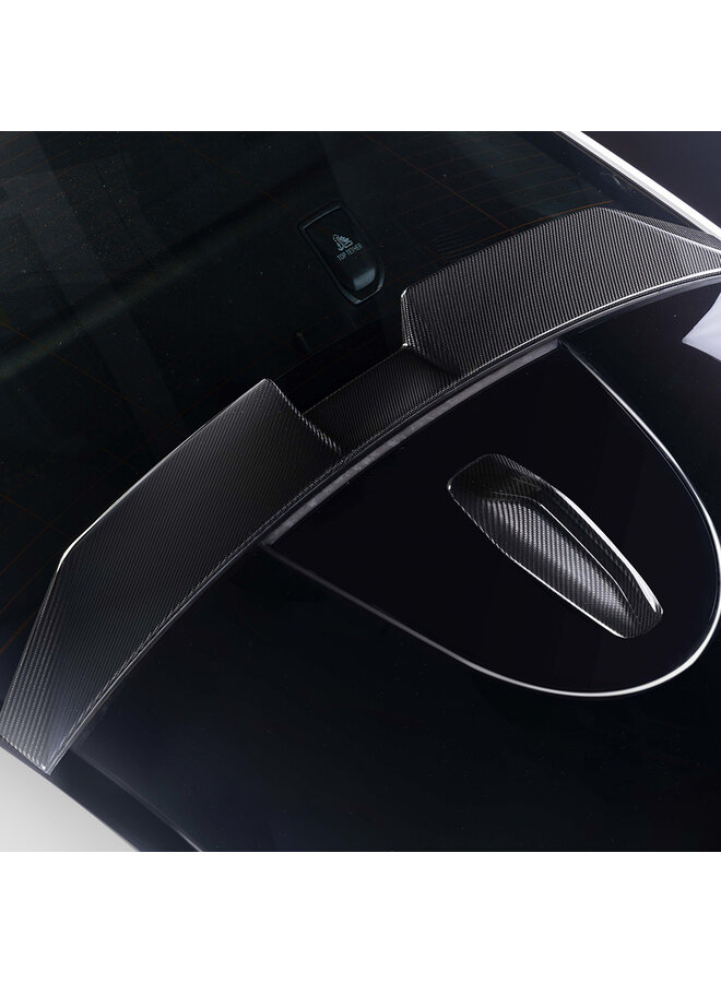 Questo è uno spoiler sul tetto in carbonio della BMW G90 M5