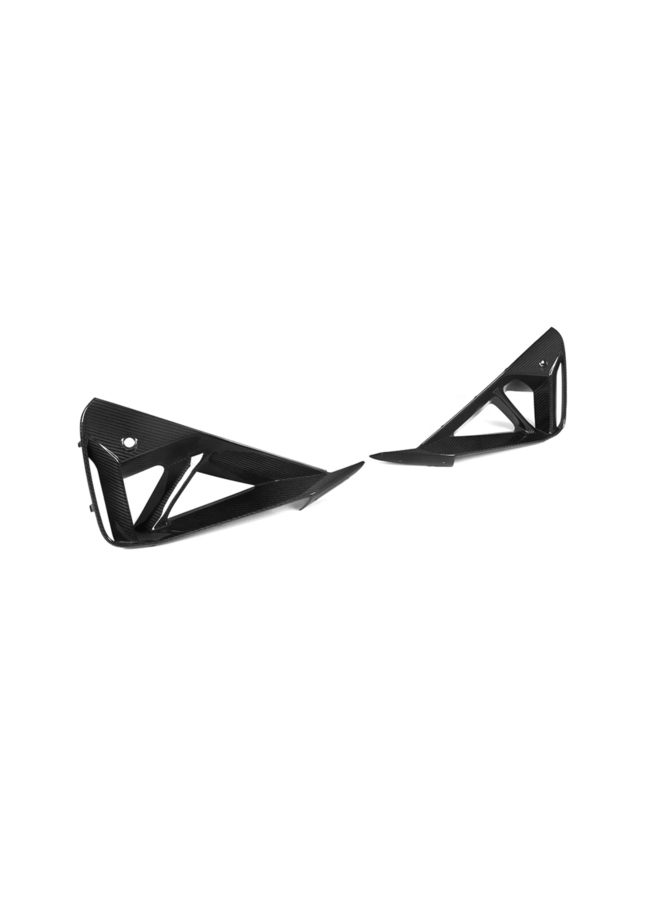 Este é um conjunto de entrada de ar do para-choque dianteiro de carbono BMW Série 2 G42