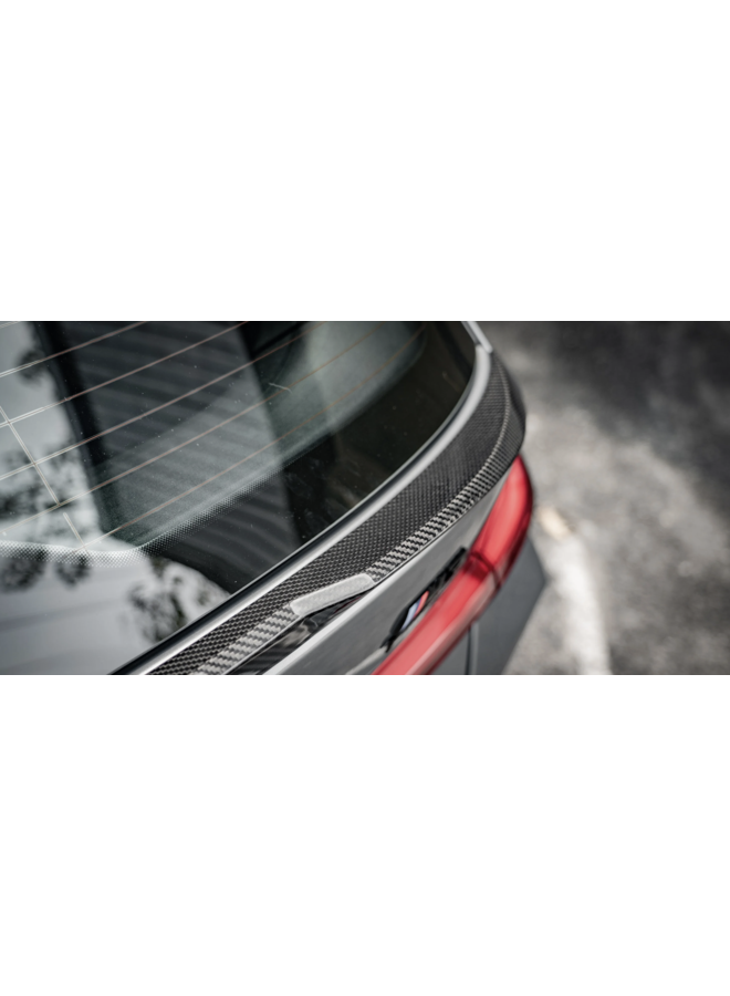 Dit betreft BMW G81 M3 Touring carbon midden spoiler lip kofferbak