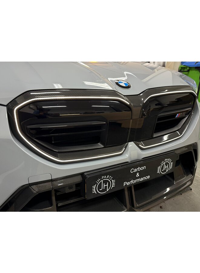 Si tratta di una griglia a rene in carbonio BMW G90 G99 M5