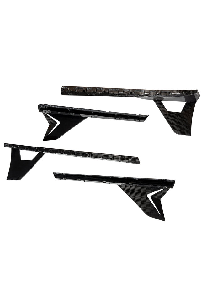 Questo è un set di estensioni per minigonne laterali in carbonio per Lamborghini Revuelto