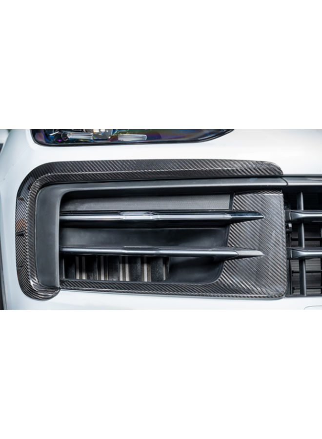 Dit betreft een set Porsche Cayenne / Cayenne coupe carbon bumper grill cover 2024+