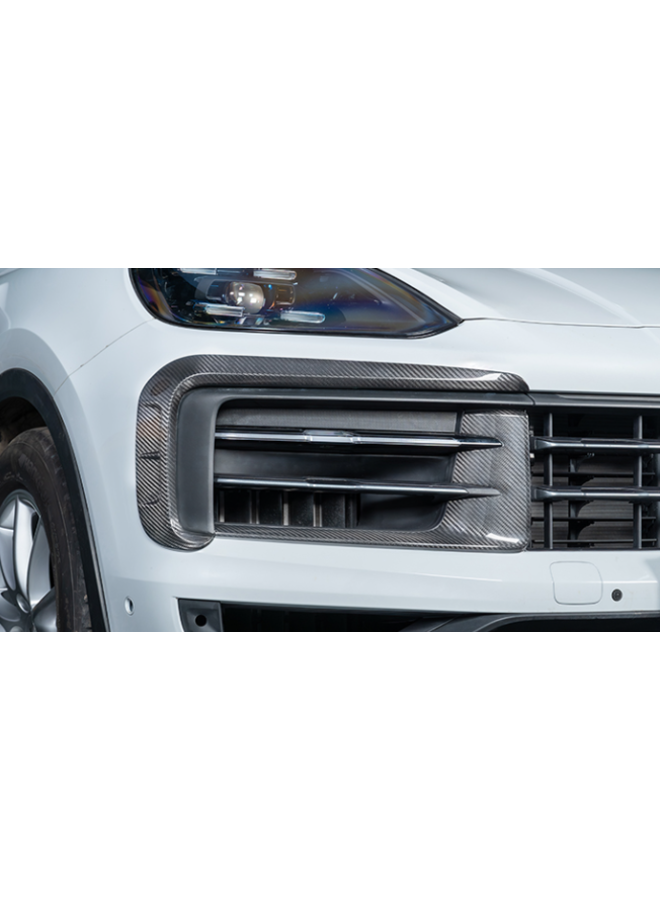 Il s'agit d'un ensemble de calandres de pare-chocs en carbone pour Porsche Cayenne / Cayenne coupé 2024+