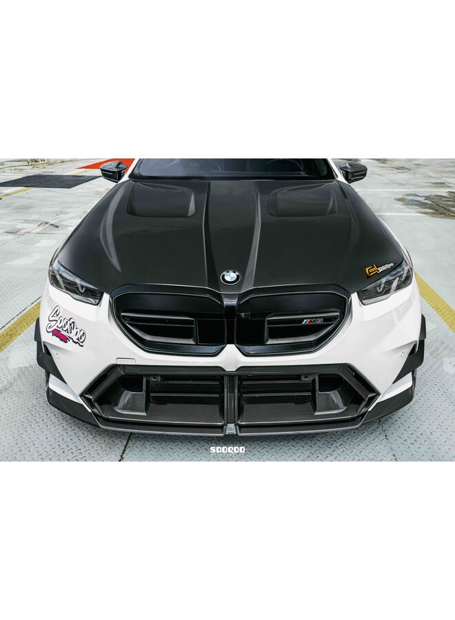 Questo è un cofano SQ in carbonio della BMW G90 G99 M5