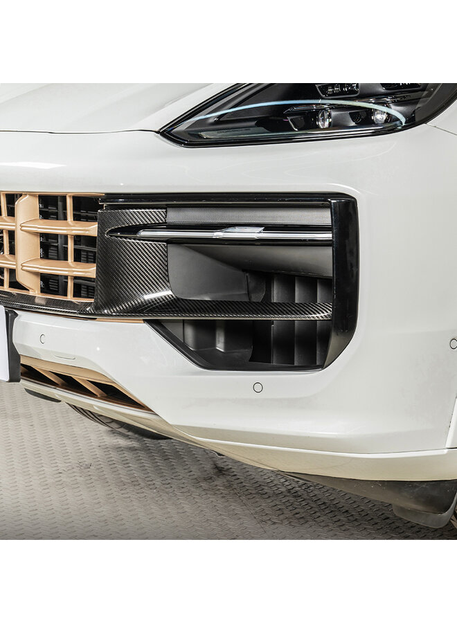 Si tratta di una Porsche Cayenne / Cayenne Coupé Griglia in carbonio Paraurti sportivo 2024+