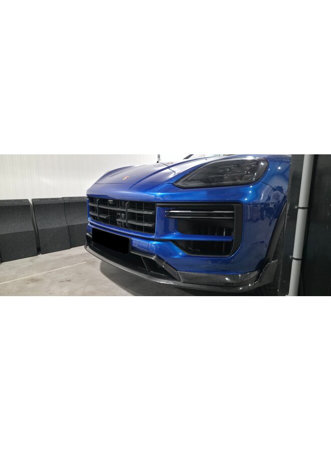 Il s'agit d'un kit de lame avant en carbone TK pour Porsche Cayenne / Cayenne Coupé (à partir de 2024).