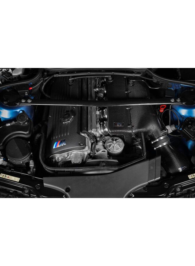 Cela concerne un système d'admission hybride Eventuri en carbone CSL pour BMW E46 M3.