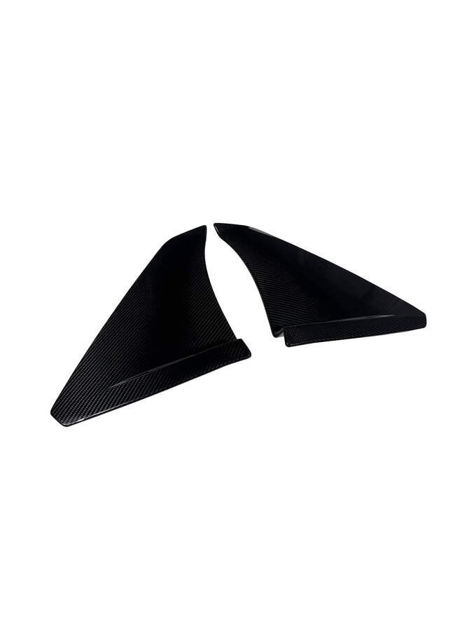 Cela concerne un panneau de fixation de porte en carbone pour Lamborghini Revuelto.