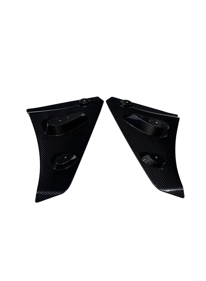 Dit betreft een Lamborghini Revuelto carbon deur aanzet stuk paneel