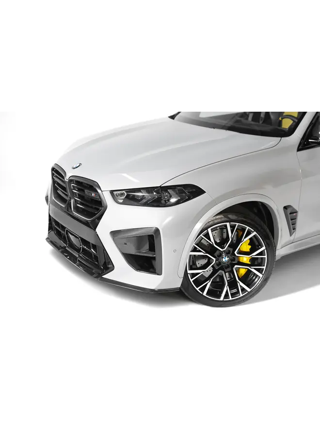 Este es un divisor de labio delantero de carbono Sterckenn para BMW X5M F95 LCI
