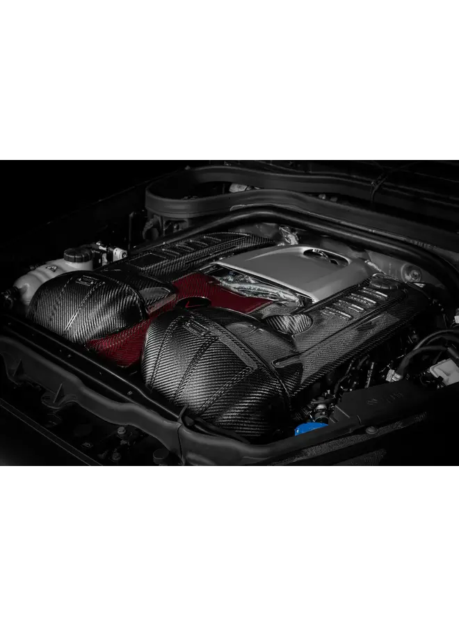 Isto diz respeito ao sistema de admissão de ar com filtro de carbono Eventuri para um Mercedes G63 W465.