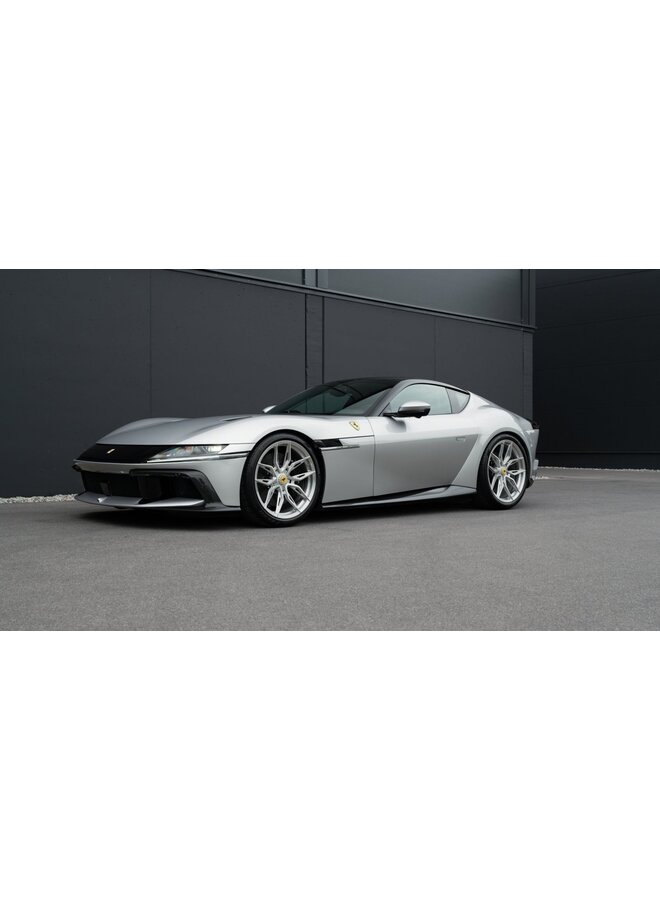 Isto diz respeito a um conjunto de molas de rebaixamento para Ferrari 12Cilindri.