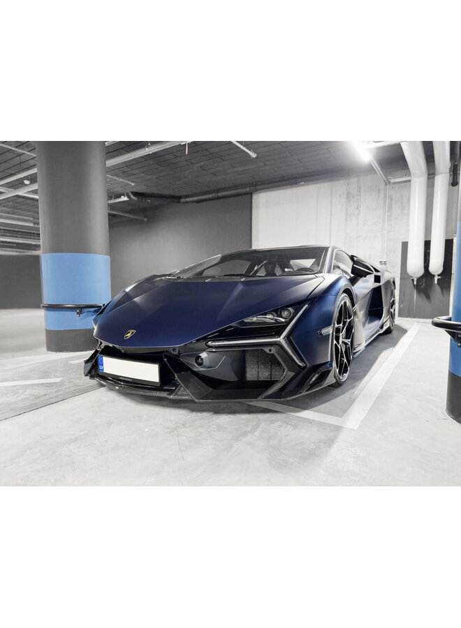 Dit betreft een Lamborghini Revuelto AT26 carbon frontlip splitter