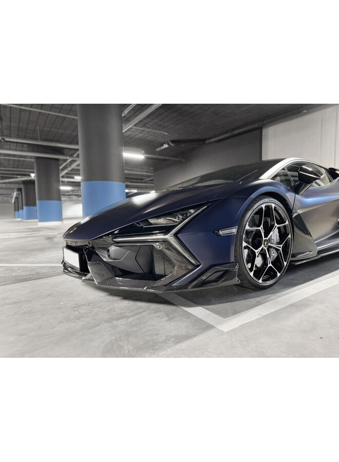 Questo è uno splitter anteriore in carbonio per Lamborghini Revuelto AT26