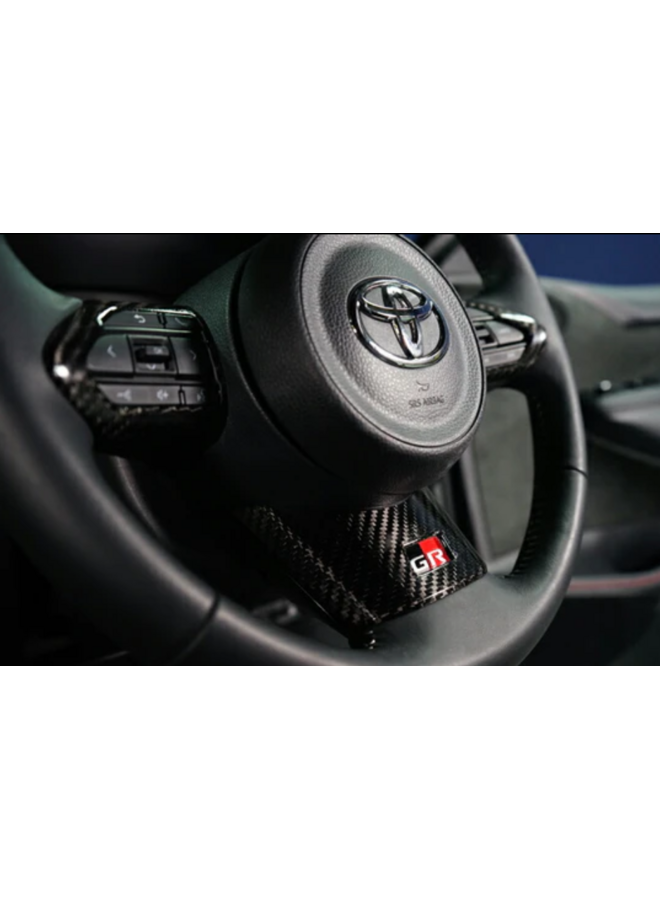 Dit betreft een set Toyota Yaris GR Carbon stuur trim cover