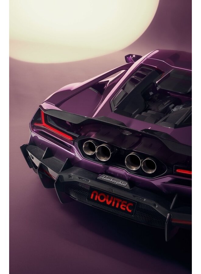 Cela concerne le silencieux arrière du système d'échappement catback Novitec pour Lamborghini Revuelto.