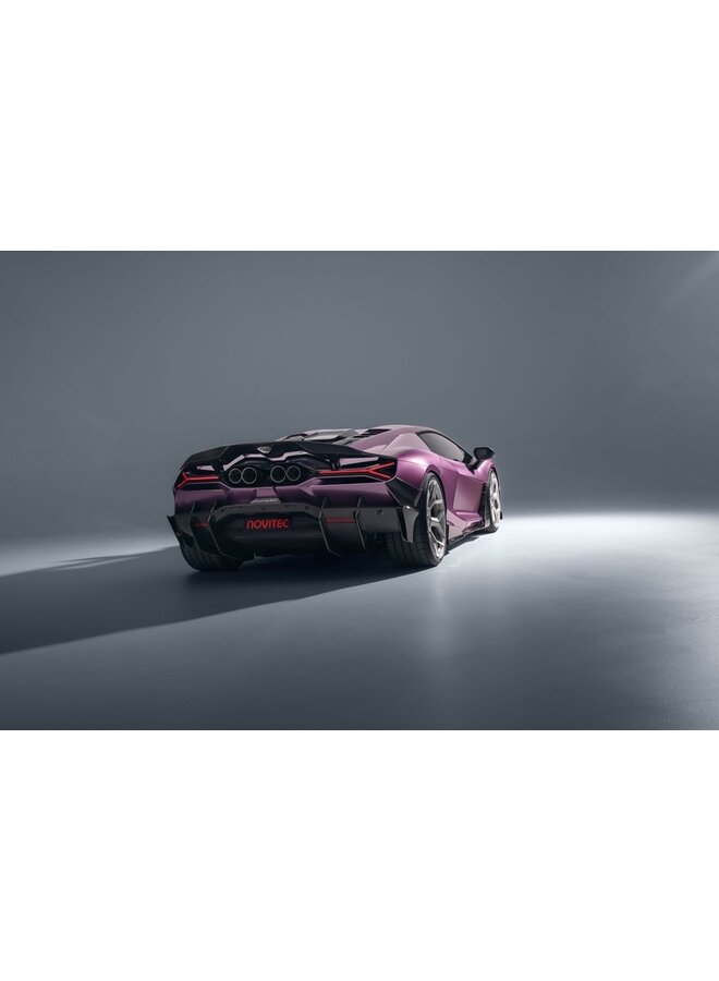 Il s'agit d'un diffuseur en carbone Lamborghini Revuelto Novitec.