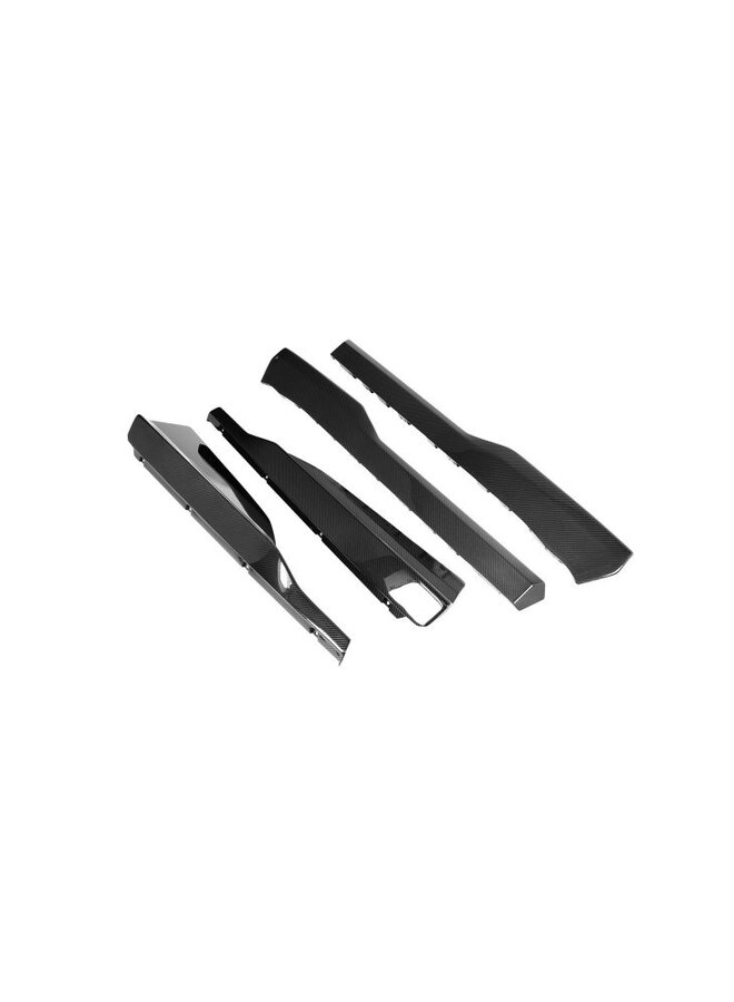 Dit betreft een set Lamborghini Revuelto Novitec carbon side skirts