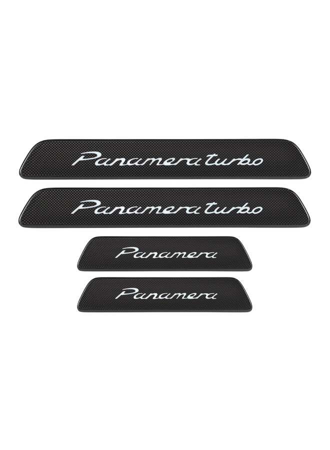 Isto diz respeito a um conjunto de soleiras de porta em fibra de carbono para um Porsche Panamera 971.