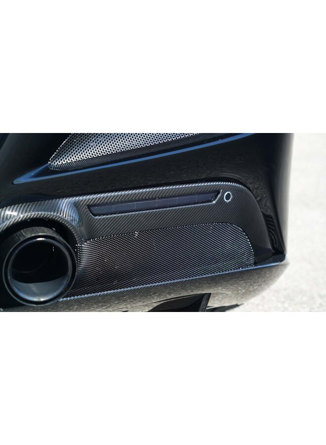 Dit betreft een Ferrari F8 Tributo / Spider zwartre reflector delete set