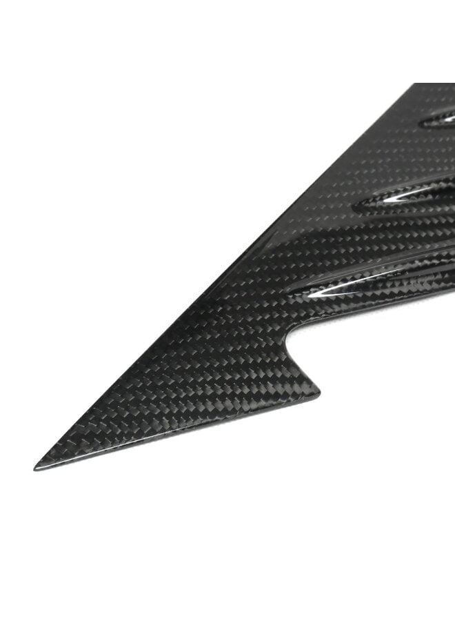 Dit betreft een BMW G42 2 Serie G87 M2 Carbon driehoek A stijl spiegel cover