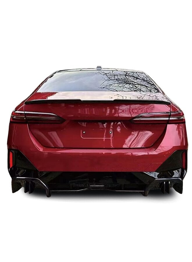 This concerns a BMW G60 G61 5 Series MPE Gloss Black diffuser set.