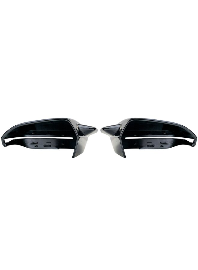 Dit betreft een BMW G60 G61 5 Serie MPE Style glans zwarte spiegelkappen set