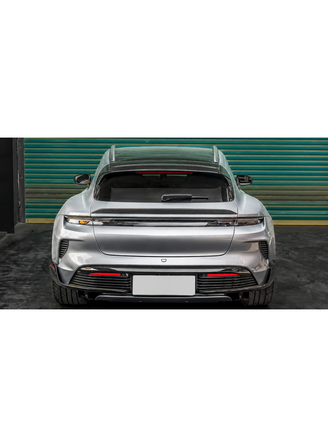 Es handelt sich um eine Heckklappenspoilerlippe aus Carbon für den Porsche Taycan Sport / Cross Turismo.