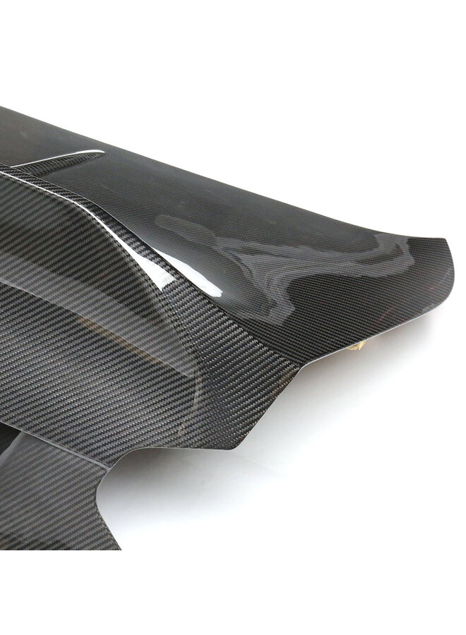 Cela concerne un couvercle de coffre style CSL en carbone pour BMW G87 M2.