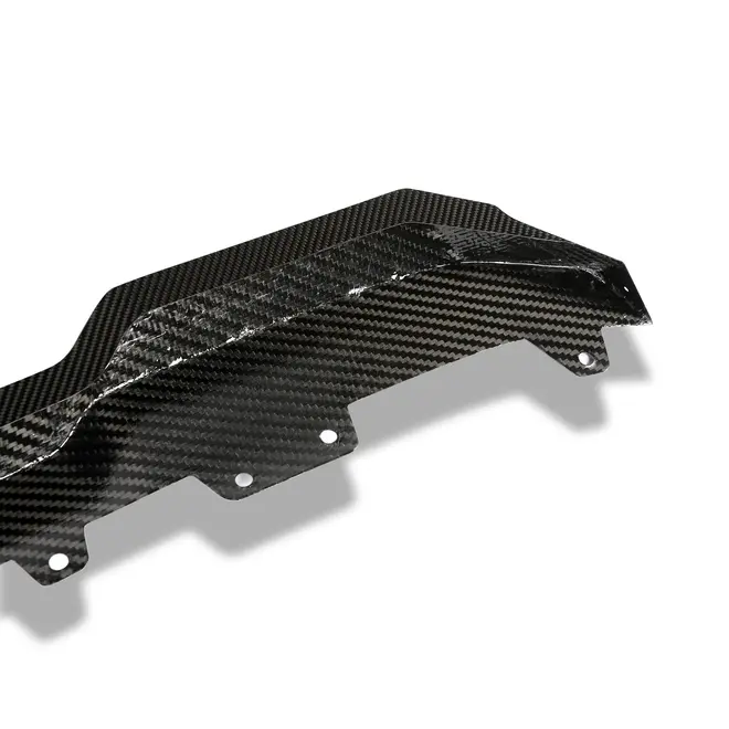 Spoiler anteriore in carbonio Revozport per BMW X5M F95 LCI.