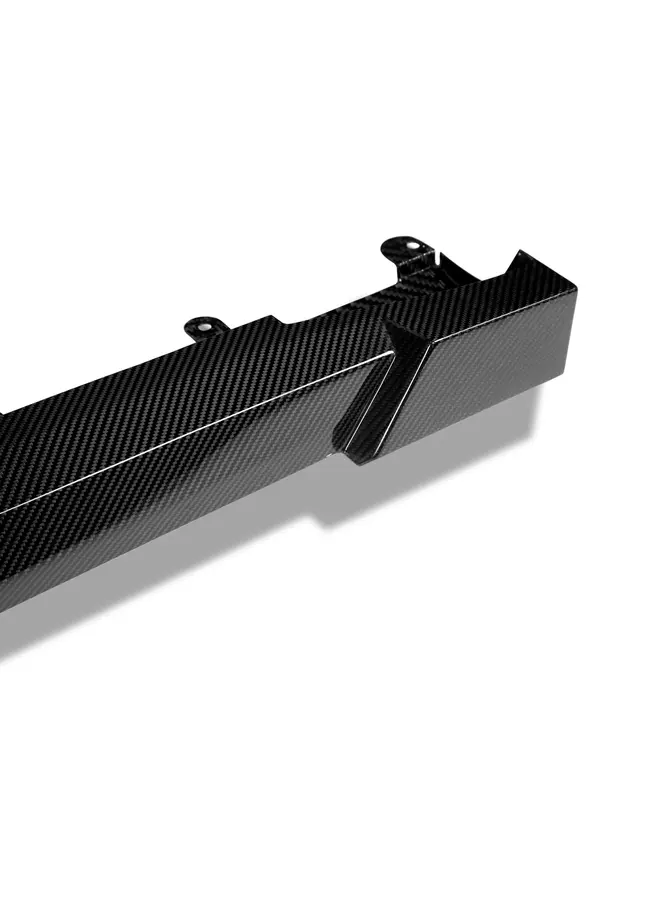 Bas de caisse en carbone pour BMW G09 XM Revozport