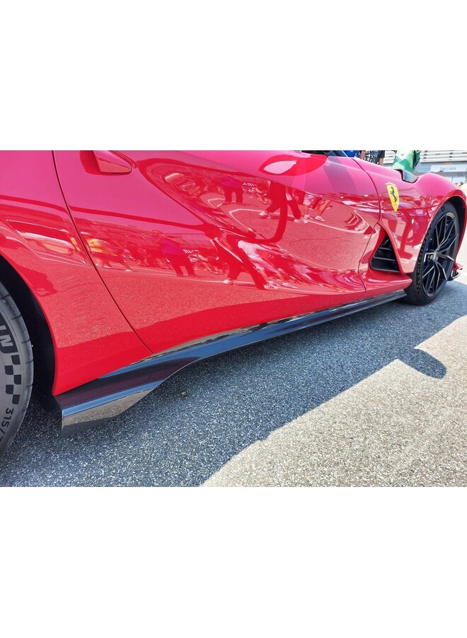 This concerns a Ferrari 812 Competizione style carbon side skirt set.