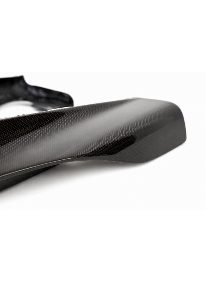 Dit betreft een set Ferrari 812 Competizione style carbon side skirt set