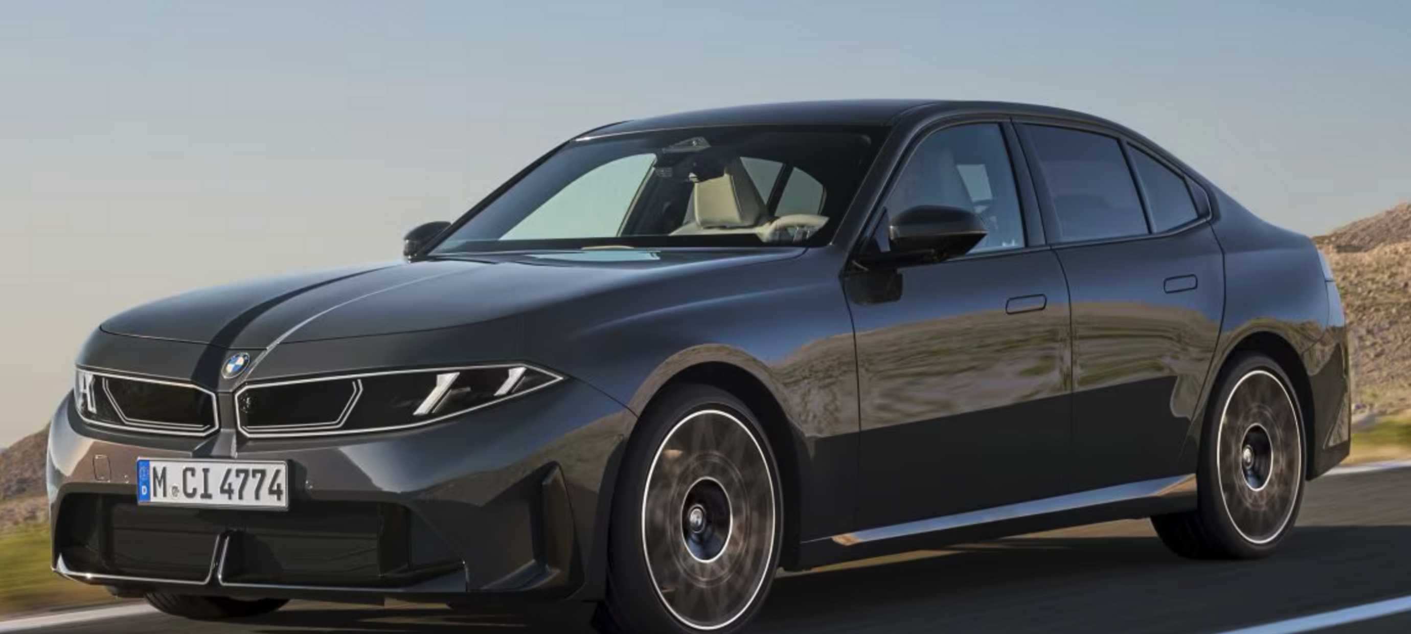 Novo BMW Série 3 G50 e possibilidades de personalização em carbono