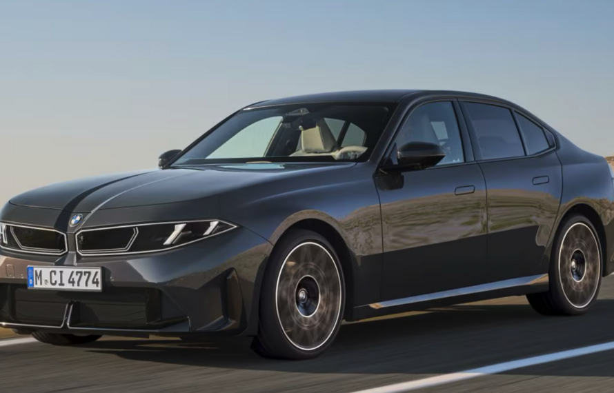 Novo BMW Série 3 G50 e possibilidades de personalização em carbono