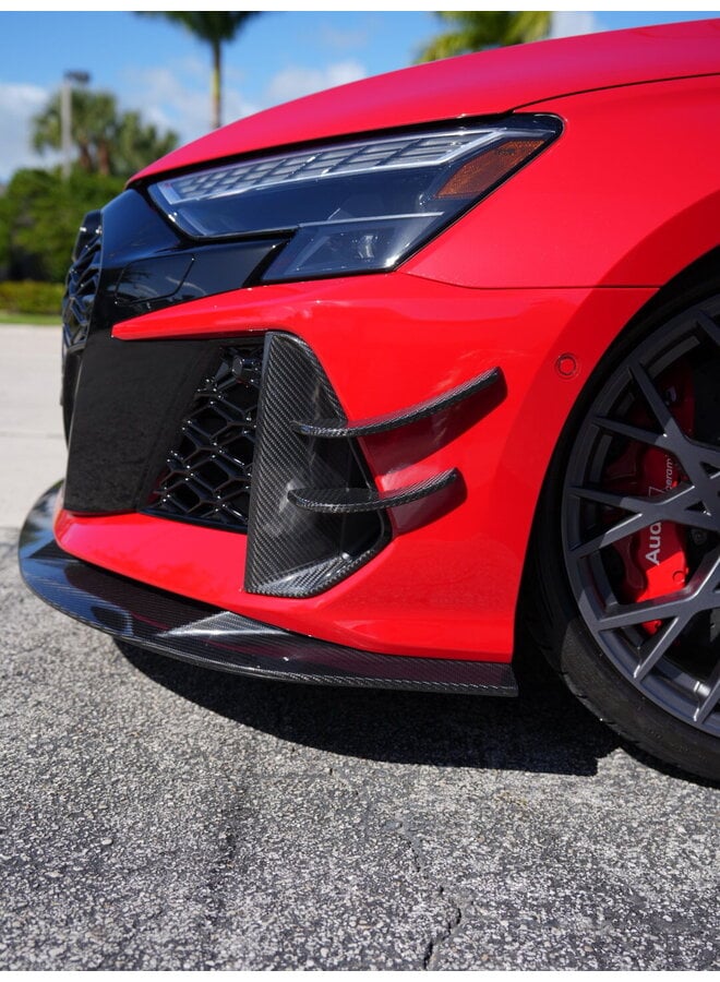 Audi RS3 8Y Facelift (2025+) carbon voorbumper inserts met canards