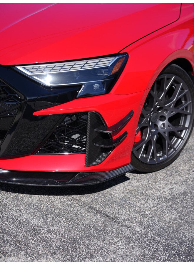Audi RS3 8Y Facelift (2025+) carbon voorbumper inserts met canards