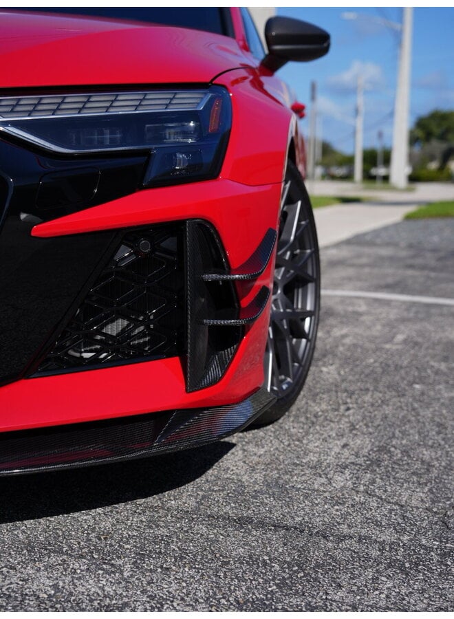 Audi RS3 8Y Facelift (2025+) carbon voorbumper inserts met canards