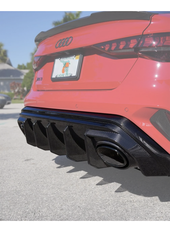 Audi RS3 8Y restylée (2025+) diffuseur arrière central carbone V1