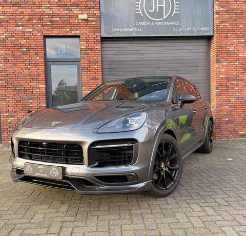 Porsche Cayenne Coupé chez JHParts avec lame TK et touches de carbone