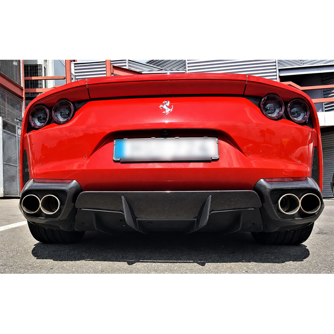 Ferrari 812 Superfast carbon diffuser